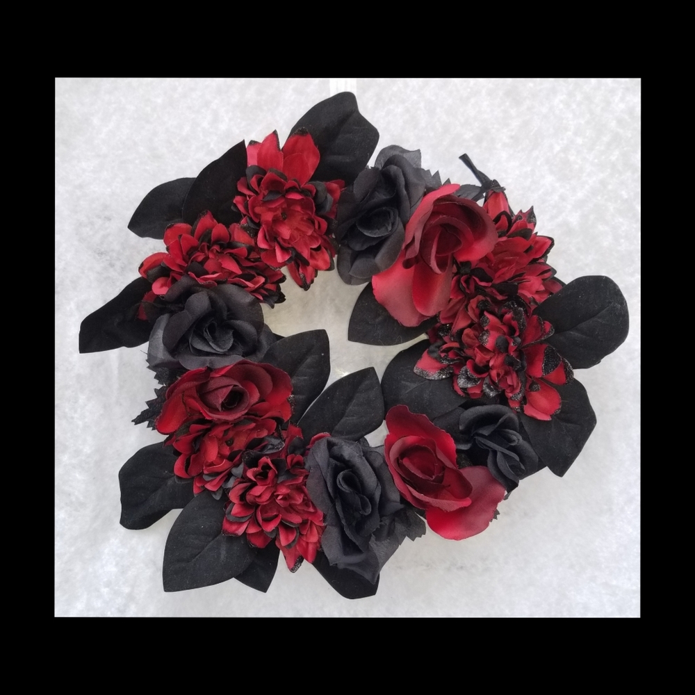 10" Handmade Rose and Daisy Wreath